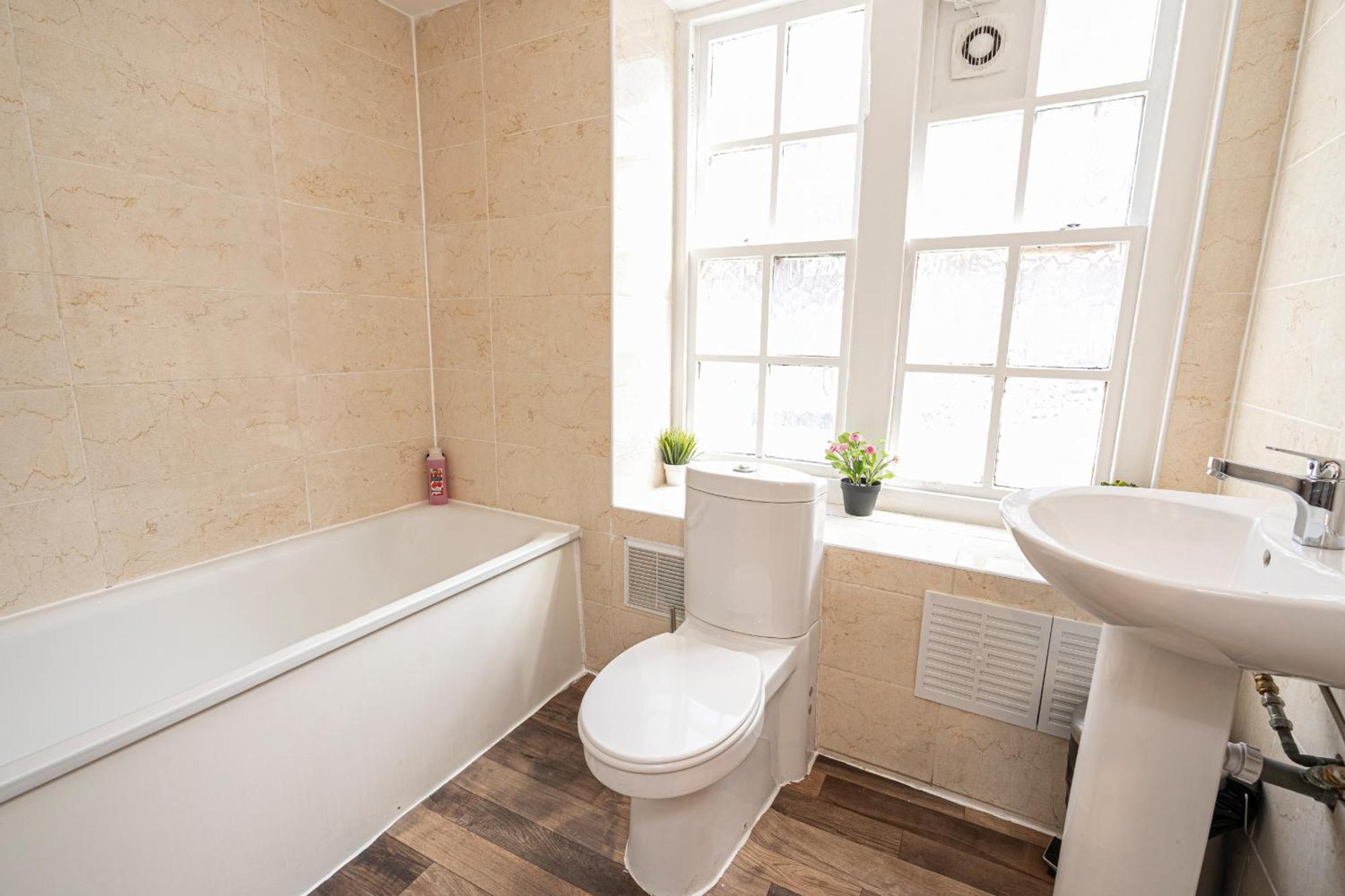 3 Bedrooms Near Hyde Park & Oxford St Londra