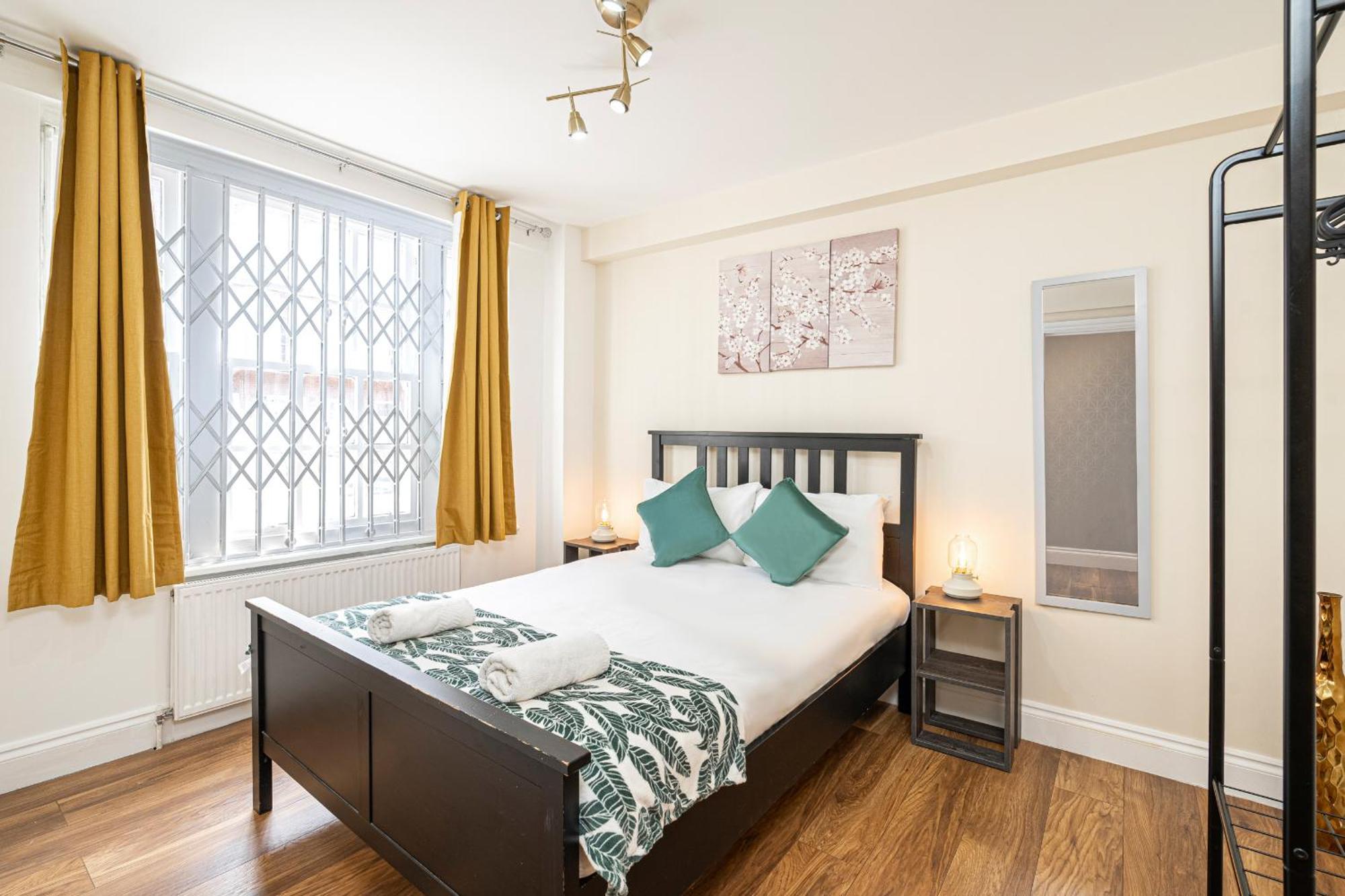 3 Bedrooms Near Hyde Park & Oxford St * Londra